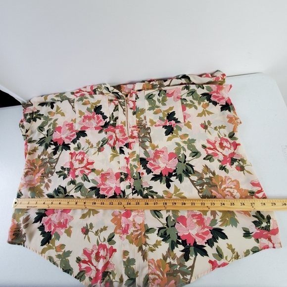 Torrid Floral Cap Sleeve Blouse Size 3X Zip Front Lightweight Top Feminine Flowy - Picture 7 of 10